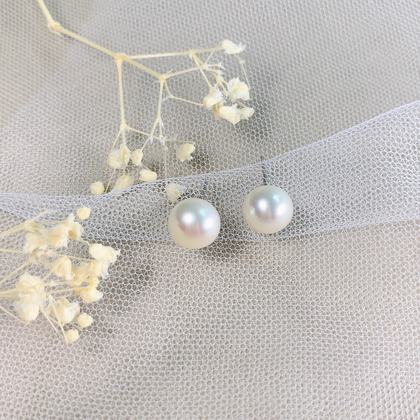 8-8.5mm White Button Pearl Stud Earrings