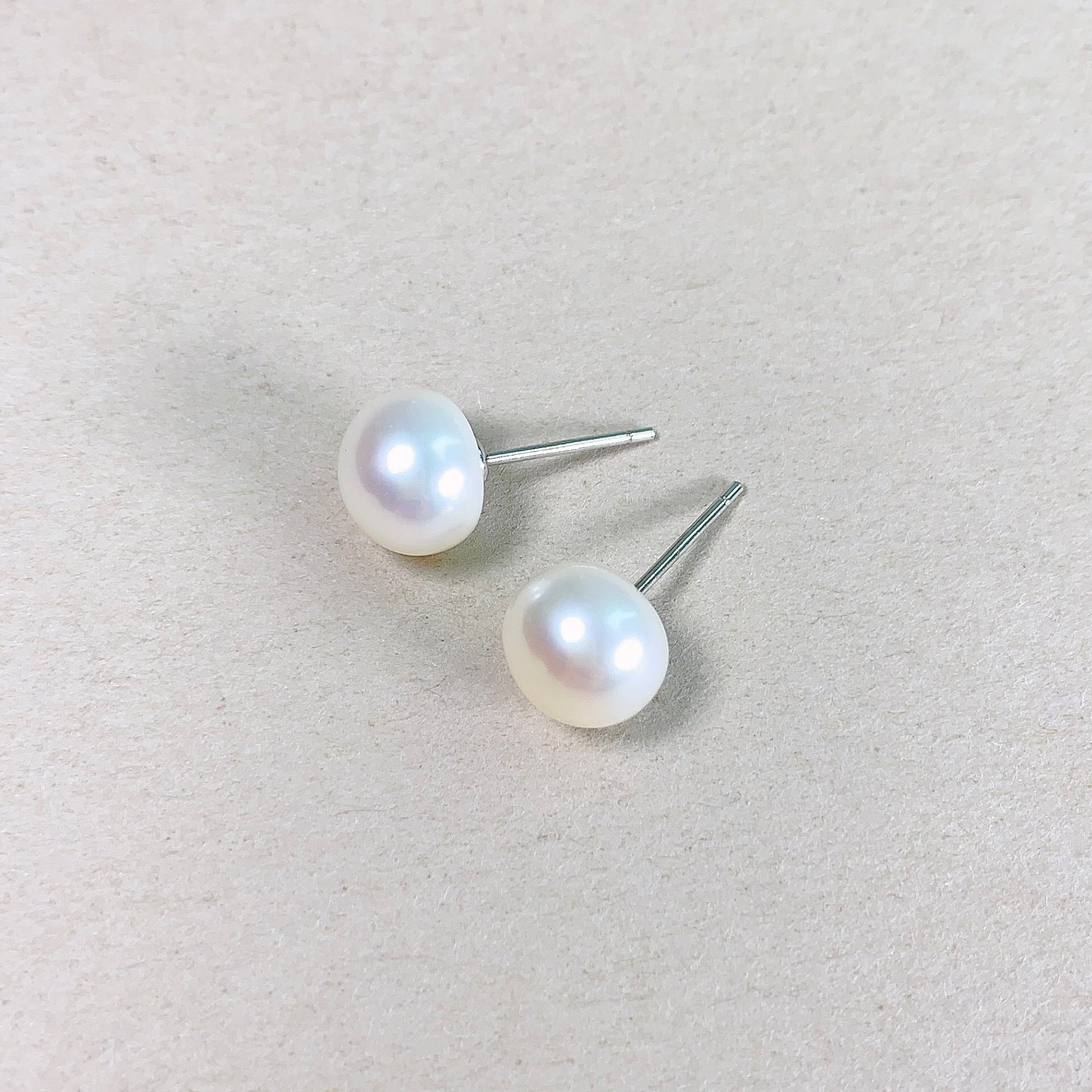8-8.5mm White Button Pearl Stud Earrings