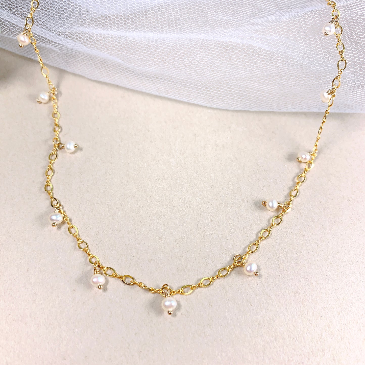 Dainty Pearl Round Dangle Necklace
