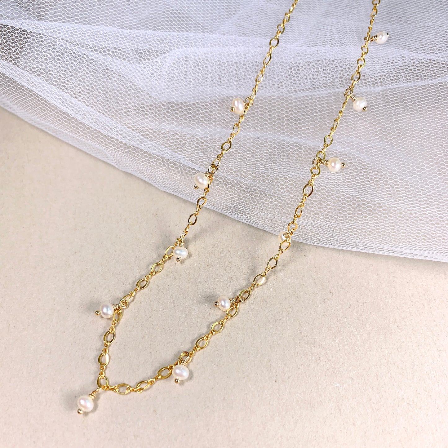 Dainty Pearl Round Dangle Necklace