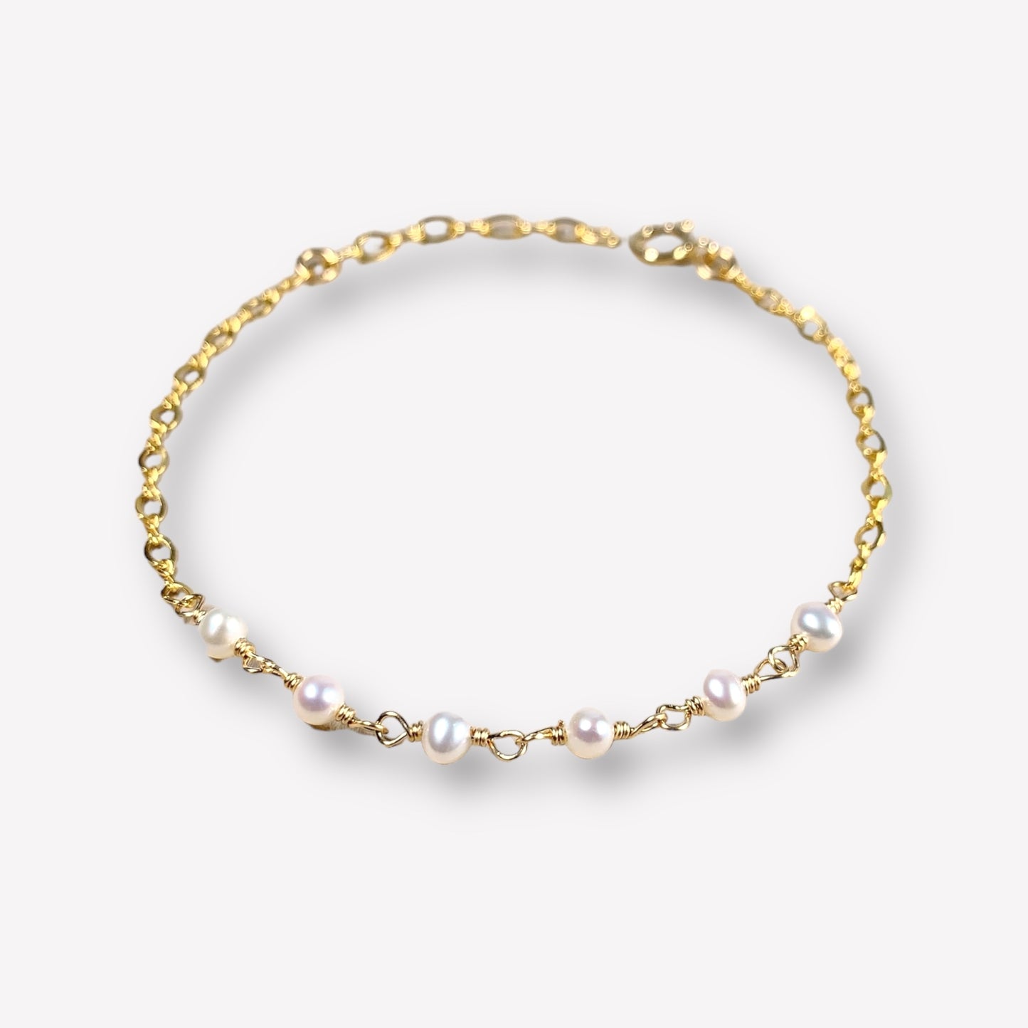 Dainty Pearl mid Bracelet