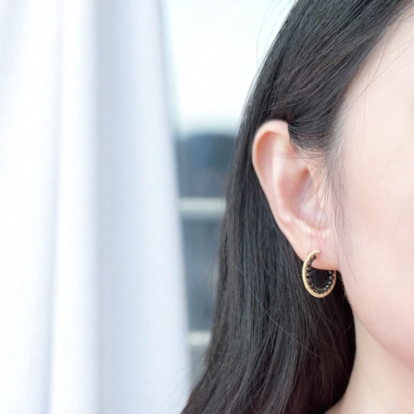 Black Spinel S Hoop Earrings