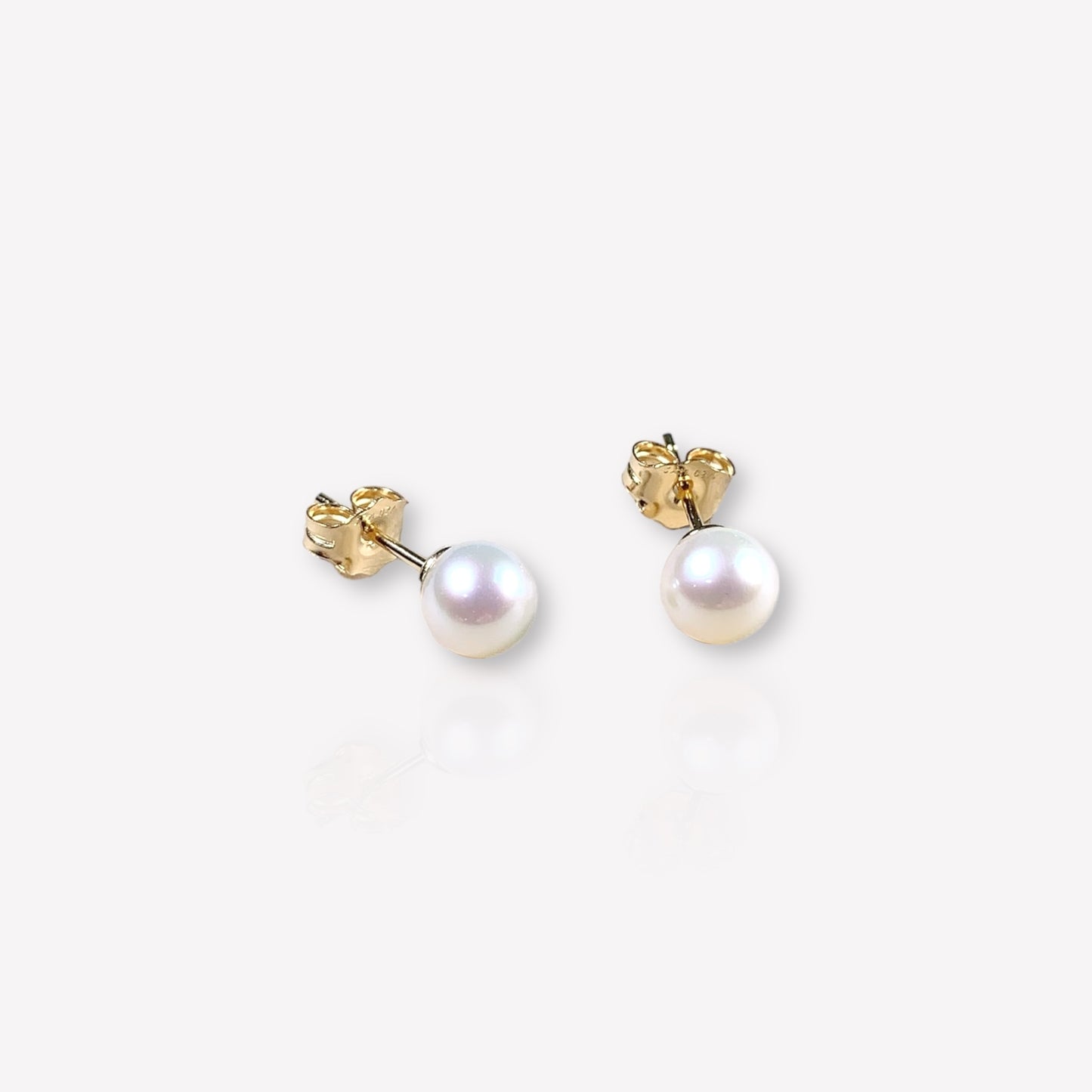 5-5.5mm Round Pearl Stud Earrings