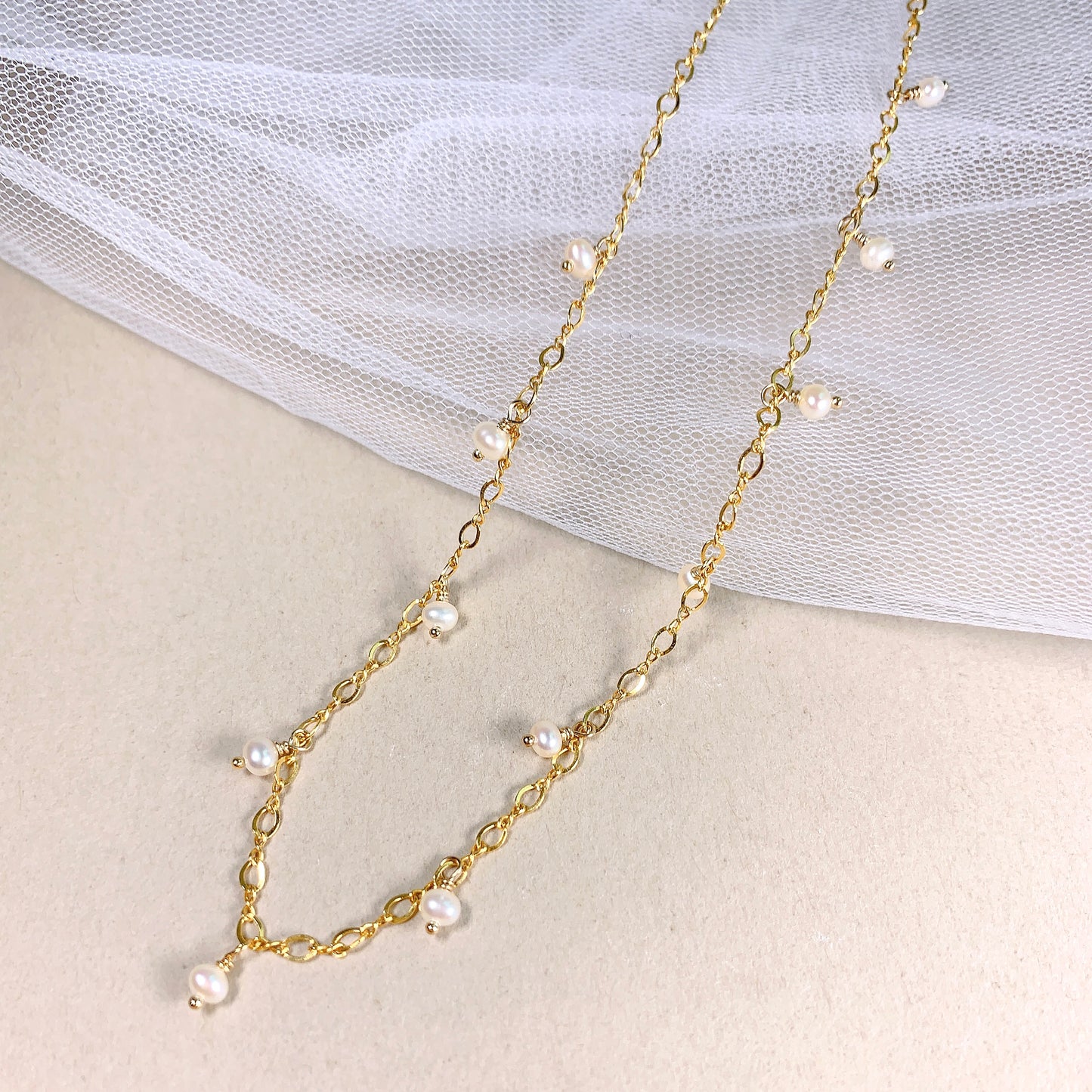 Dainty Pearl Dangle Necklace